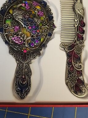 Vintage-Style Peacock Hand 5" Mirror & Comb Set - Bronze Finish